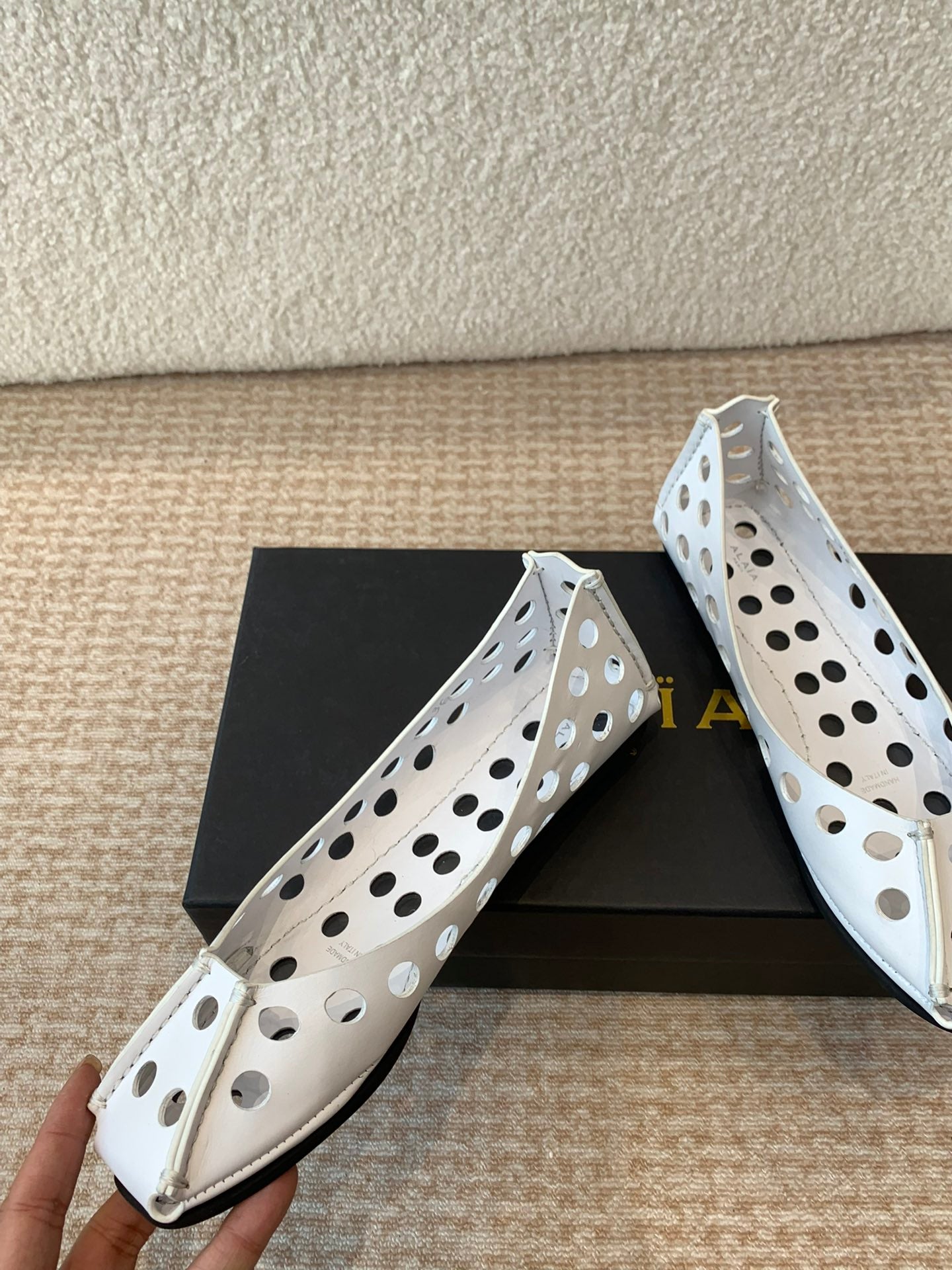 PERFO BALLET FLATS IN WHITE CALFSKIN - 35