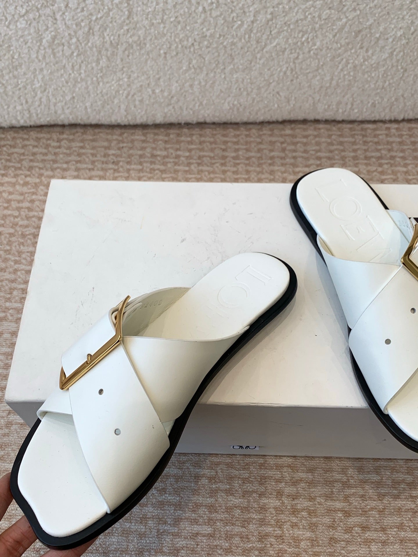 PETAL BELT FLAT SANDAL IN WHITE CALFSKIN - 35