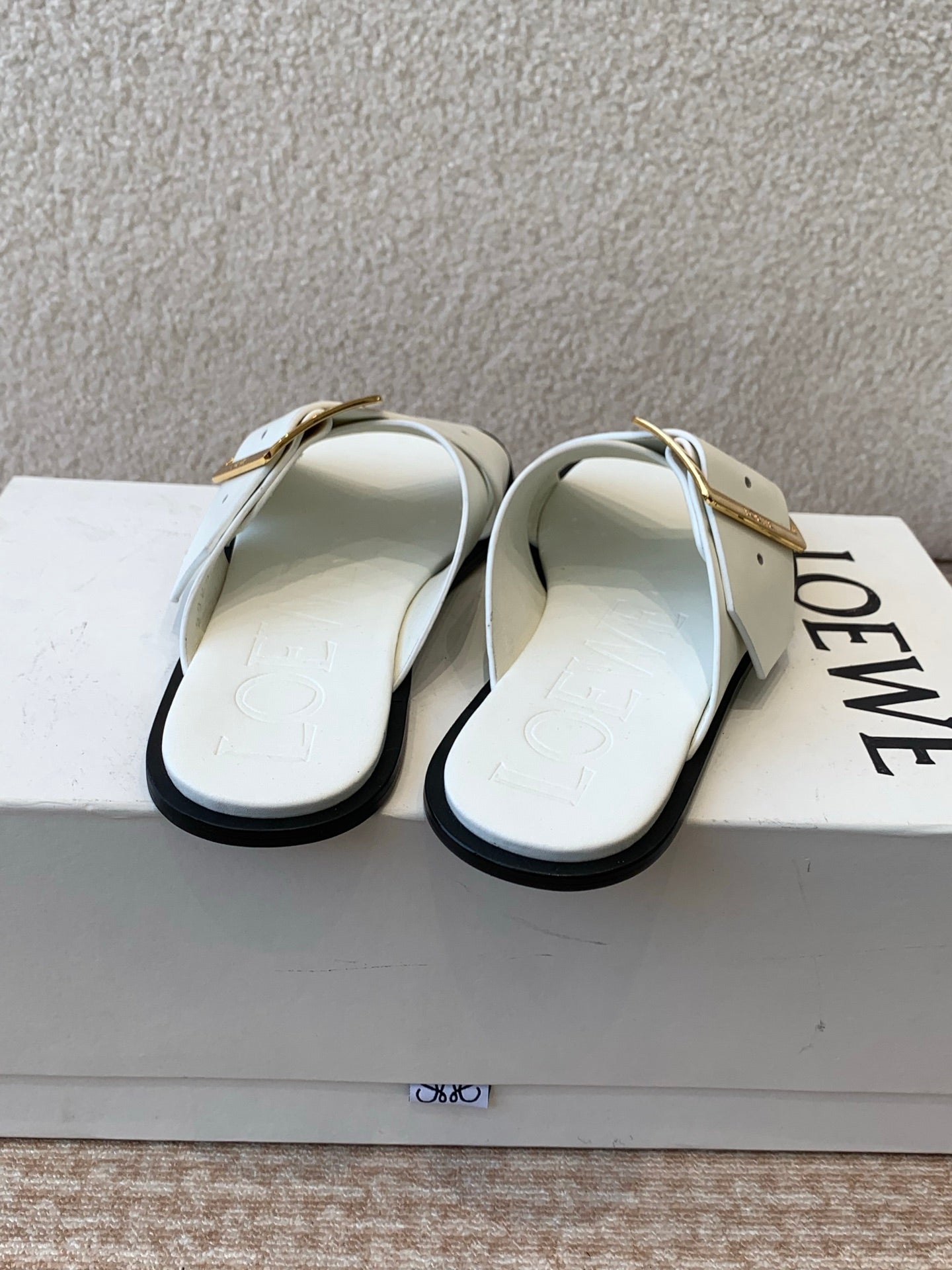 PETAL BELT FLAT SANDAL IN WHITE CALFSKIN - 35