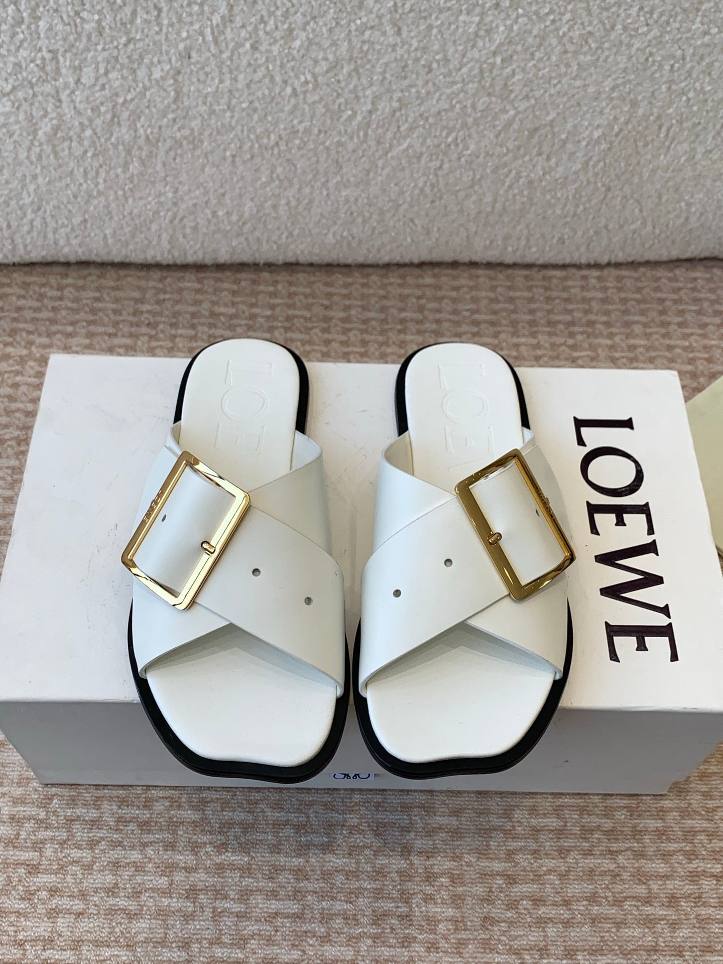 PETAL BELT FLAT SANDAL IN WHITE CALFSKIN - 35