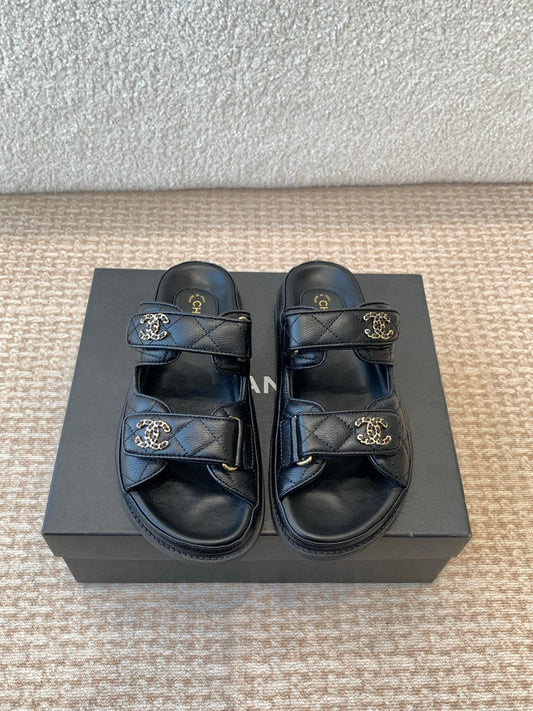 ШЛЬОПАНЦІ DAD SANDAL З ЧОРНОЇ ОВЕЧОЇ ШКІРИ - 35