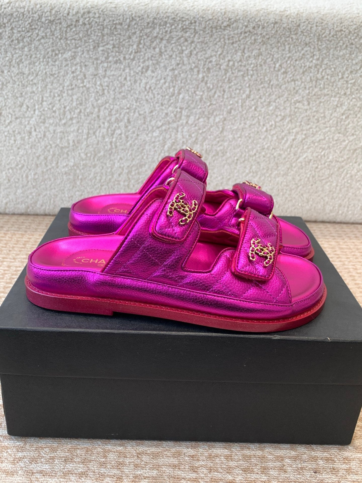 DAD SANDAL IN MAGENTA PURPLE SHEEPSKIN MULE - 35