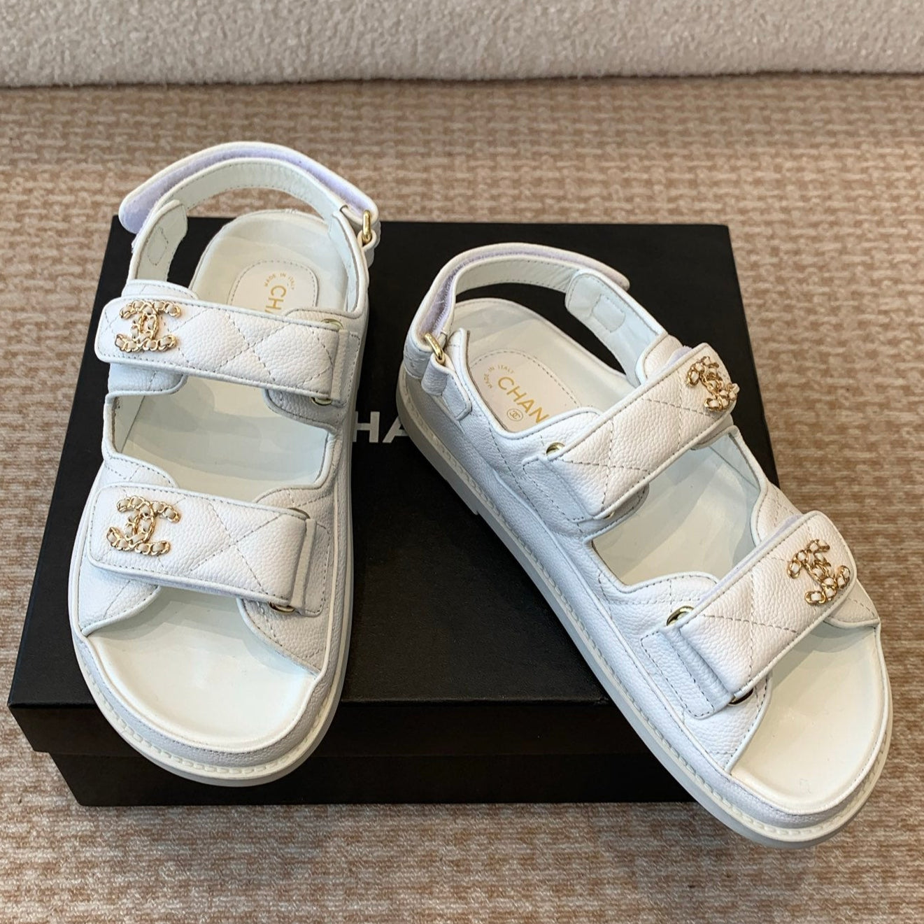 DAD SANDAL IN WHITE SHEEPSKIN - 35
