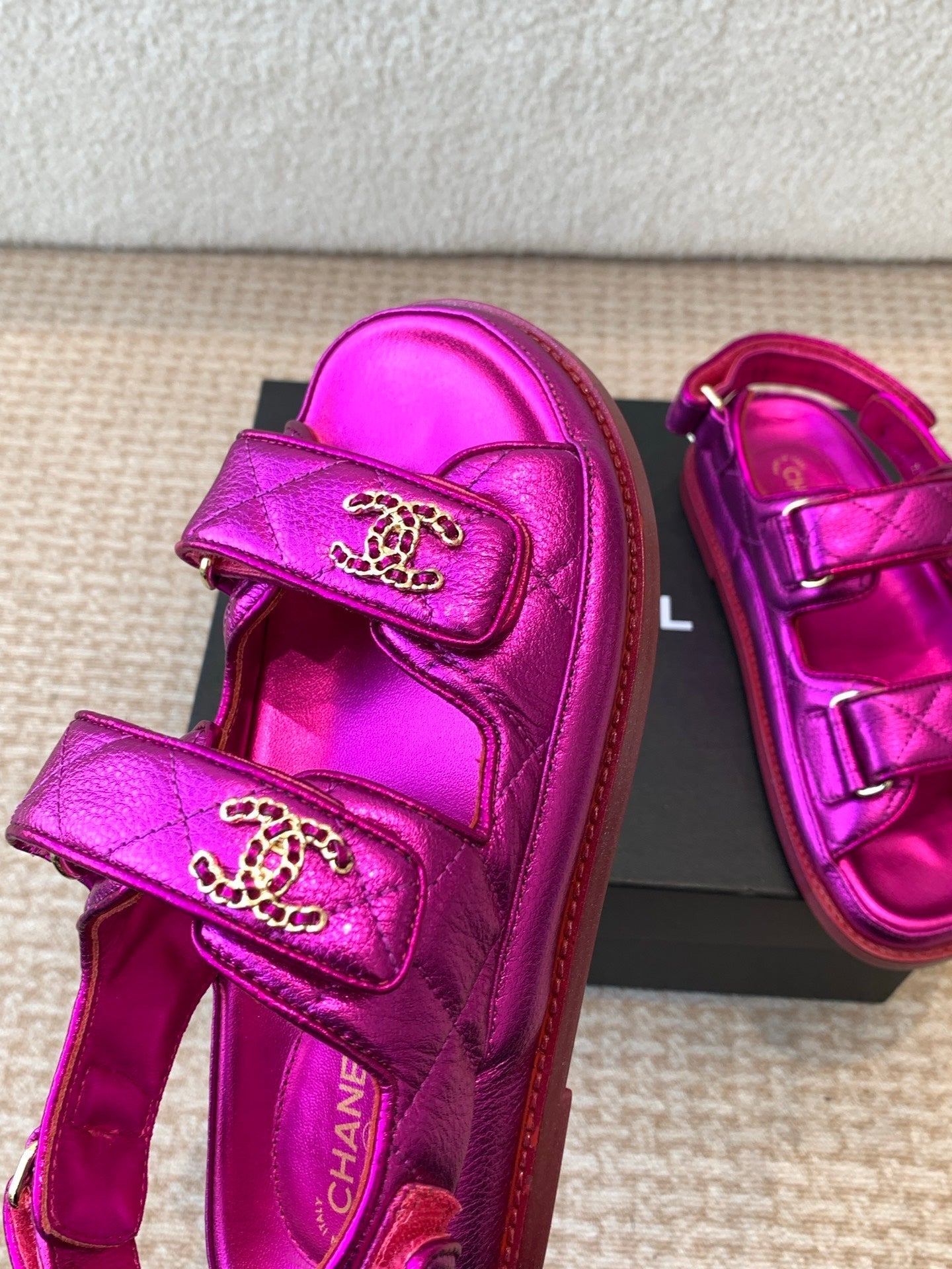 DAD SANDAL IN MAGENTA PURPLE SHEEPSKIN - 35
