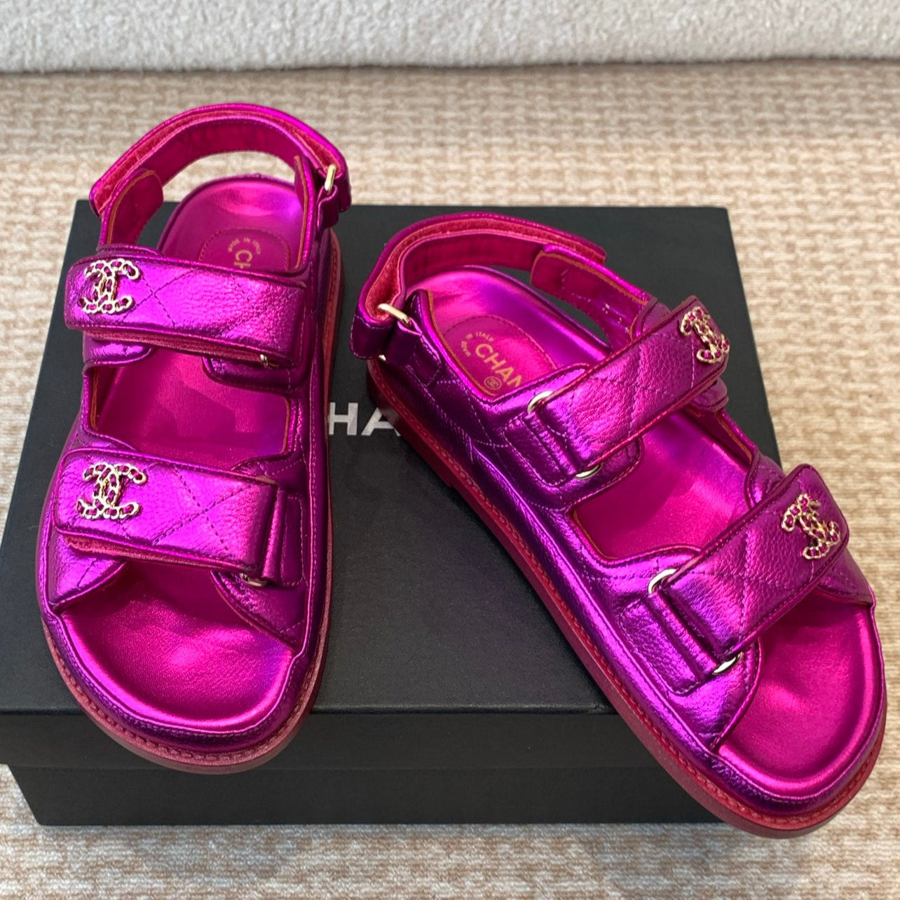 DAD SANDAL IN MAGENTA PURPLE SHEEPSKIN - 35