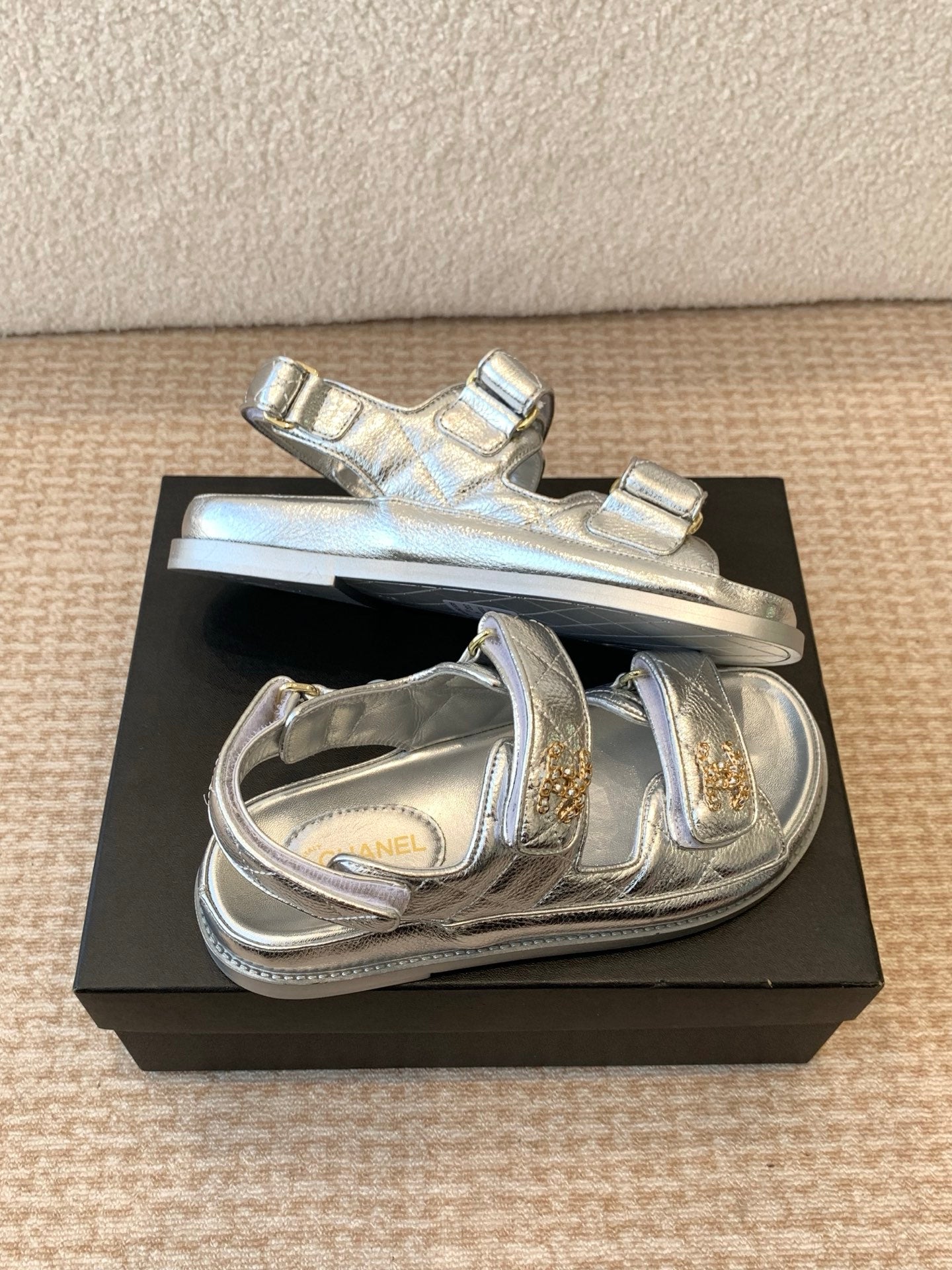 DAD SANDAL IN SILVER SHEEPSKIN - 35