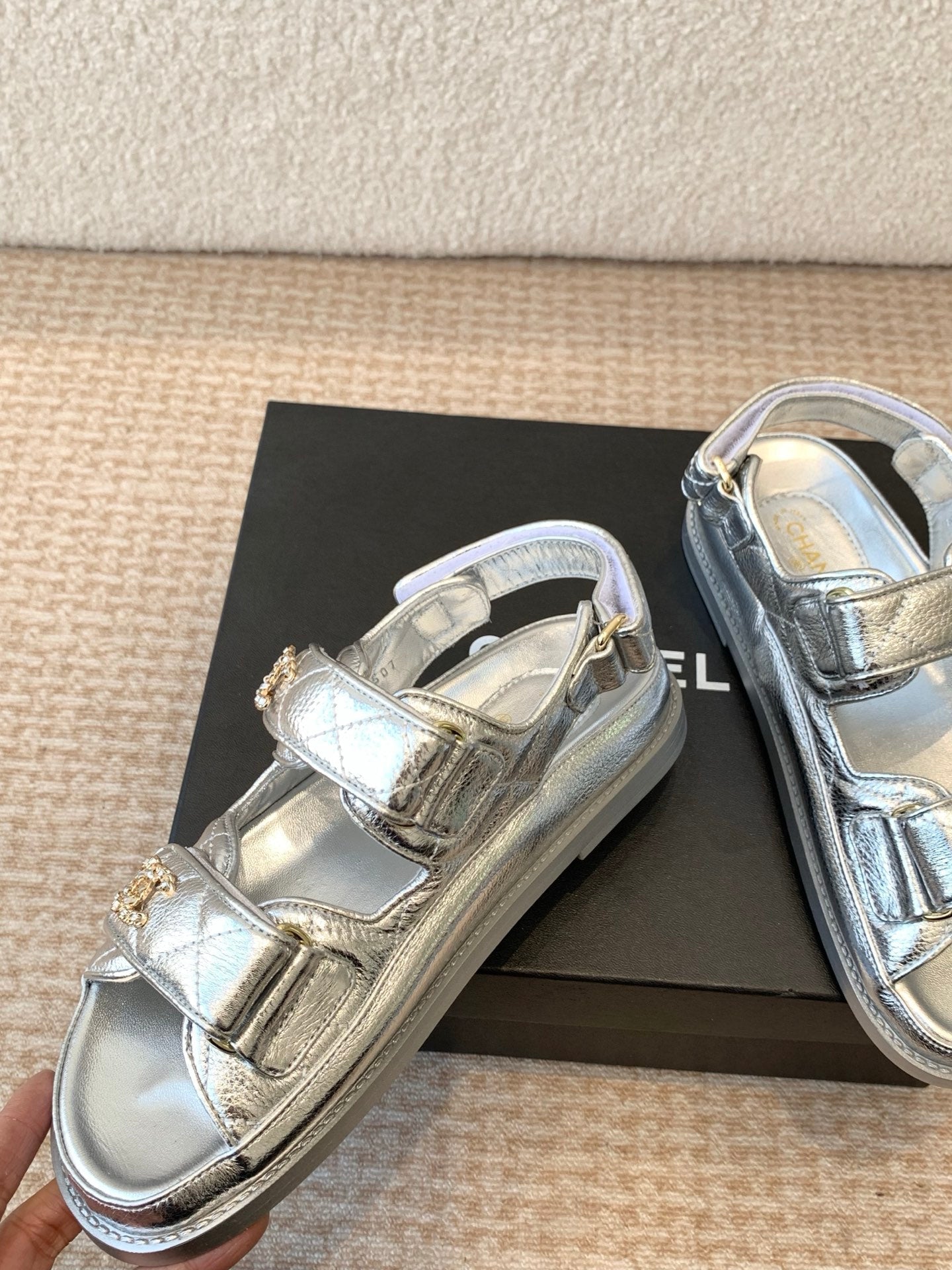 DAD SANDAL IN SILVER SHEEPSKIN - 35