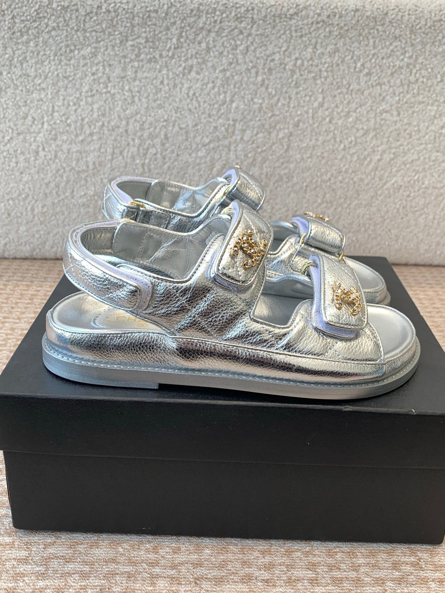 DAD SANDAL IN SILVER SHEEPSKIN - 35