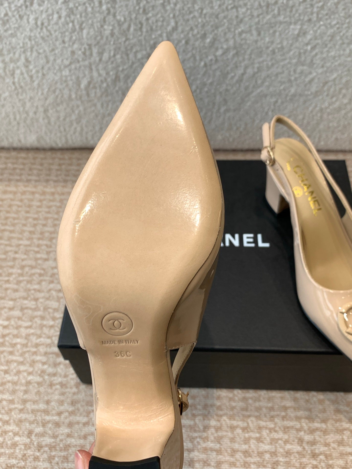 MID-HEEL SLINGBACKS IN BISQUE BEIGE PATENT CALFSKIN - 35