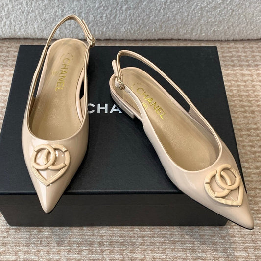FLAT MULES IN BISQUE BEIGE PATENT CALFSKIN - 35