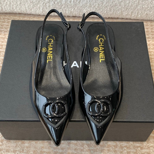 FLAT SLINGBACKS IN BLACK PATENT CALFSKIN - 35