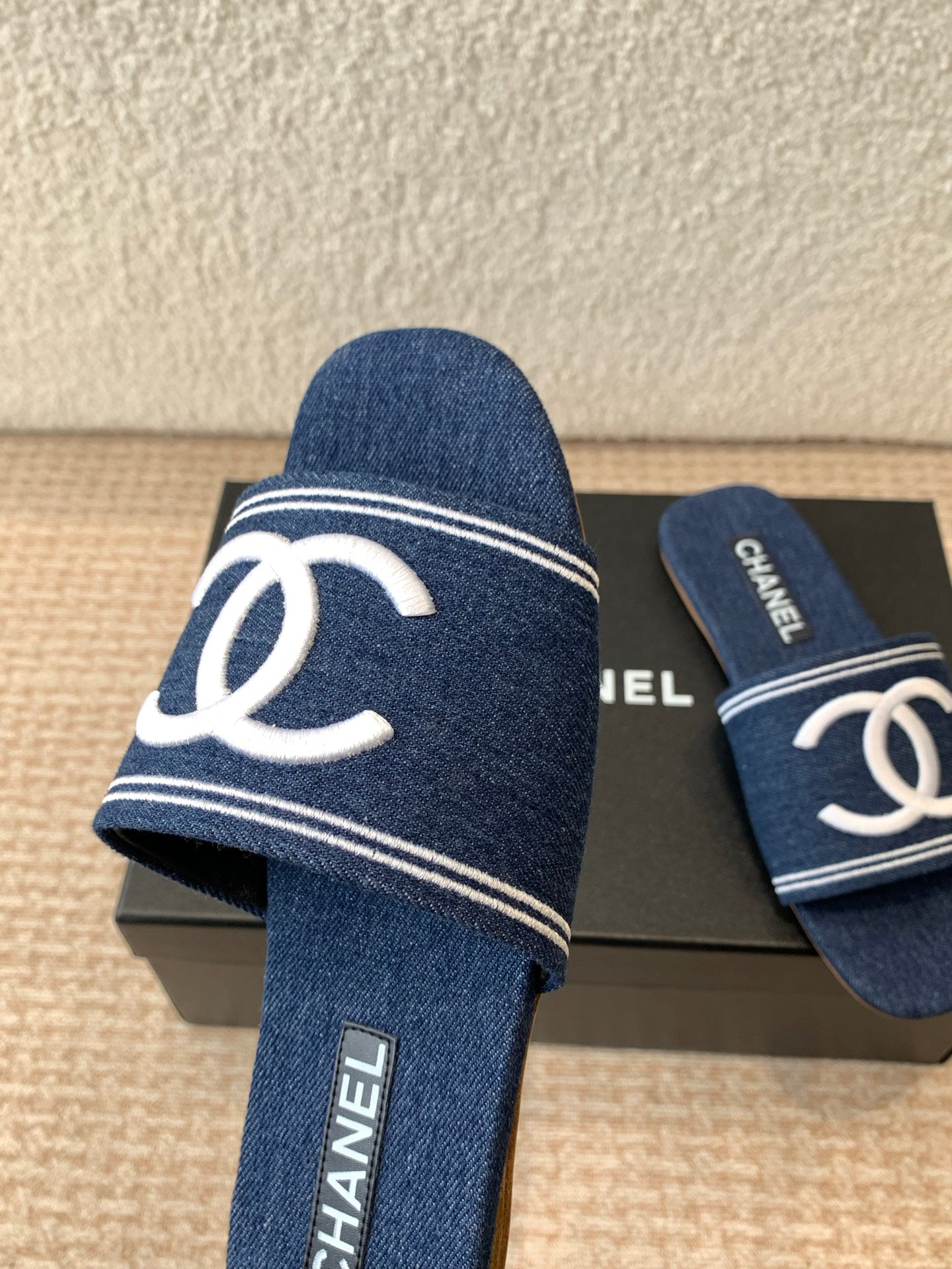 FLAT SLIDE IN NAVY BLUE DENIM WITH WHITE LOGO - 35