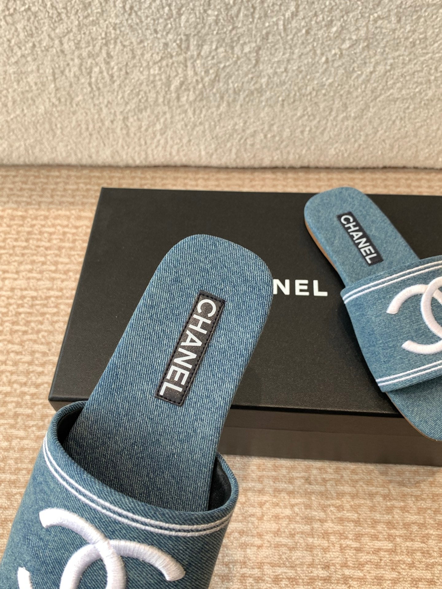 FLAT SLIDE IN AEGEAN BLUE DENIM WITH WHITE LOGO - 35