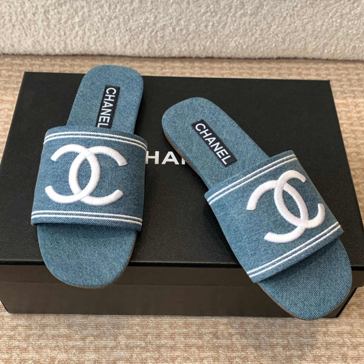 FLAT SLIDE IN AEGEAN BLUE DENIM WITH WHITE LOGO - 35