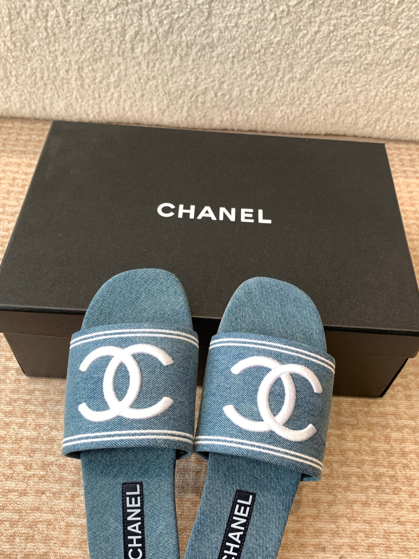 FLAT SLIDE IN AEGEAN BLUE DENIM WITH WHITE LOGO - 35