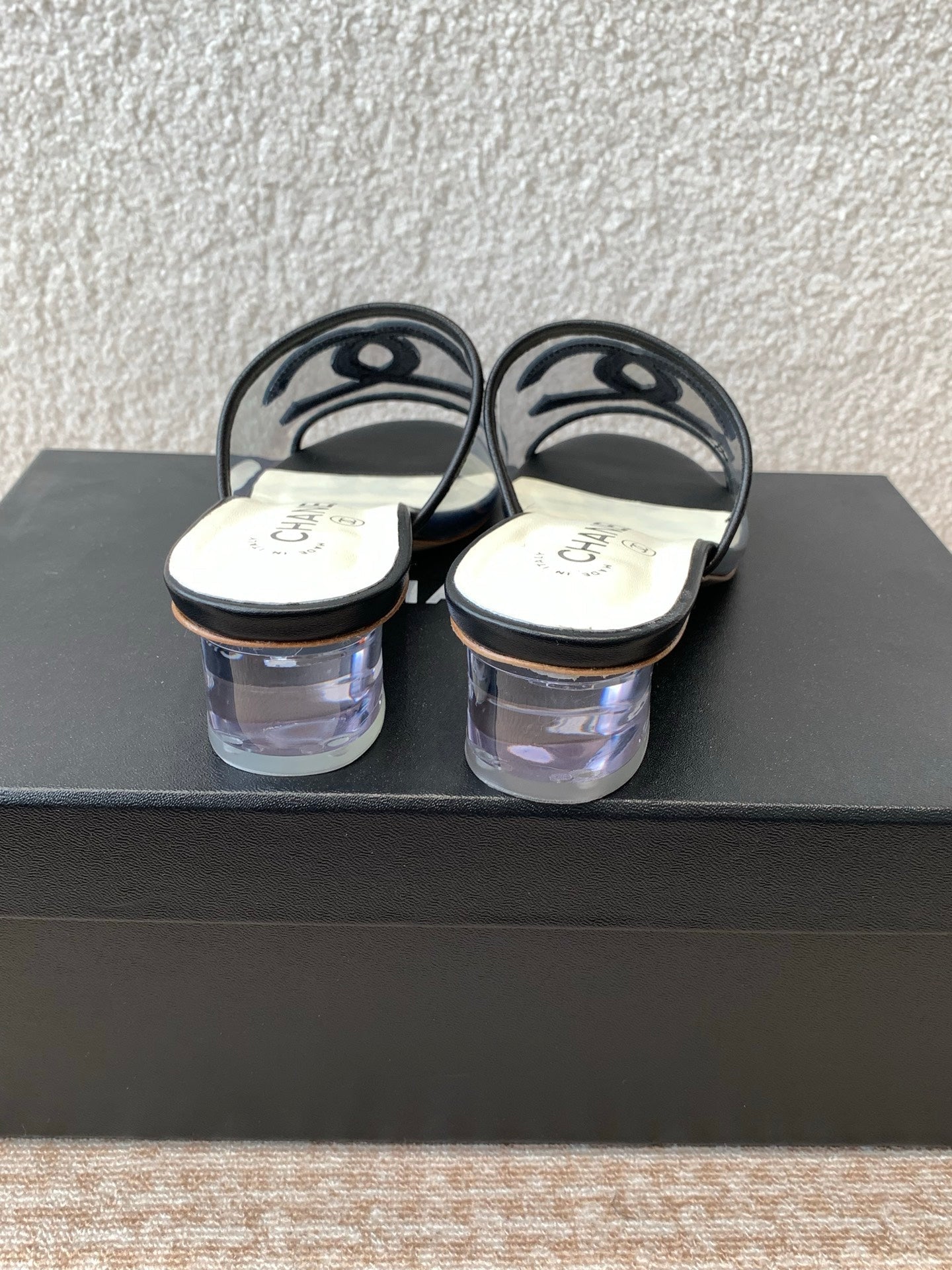 SLIDE SANDALS IN BLACK LAMBSKIN WITH TRANSPARENT PVC - 35