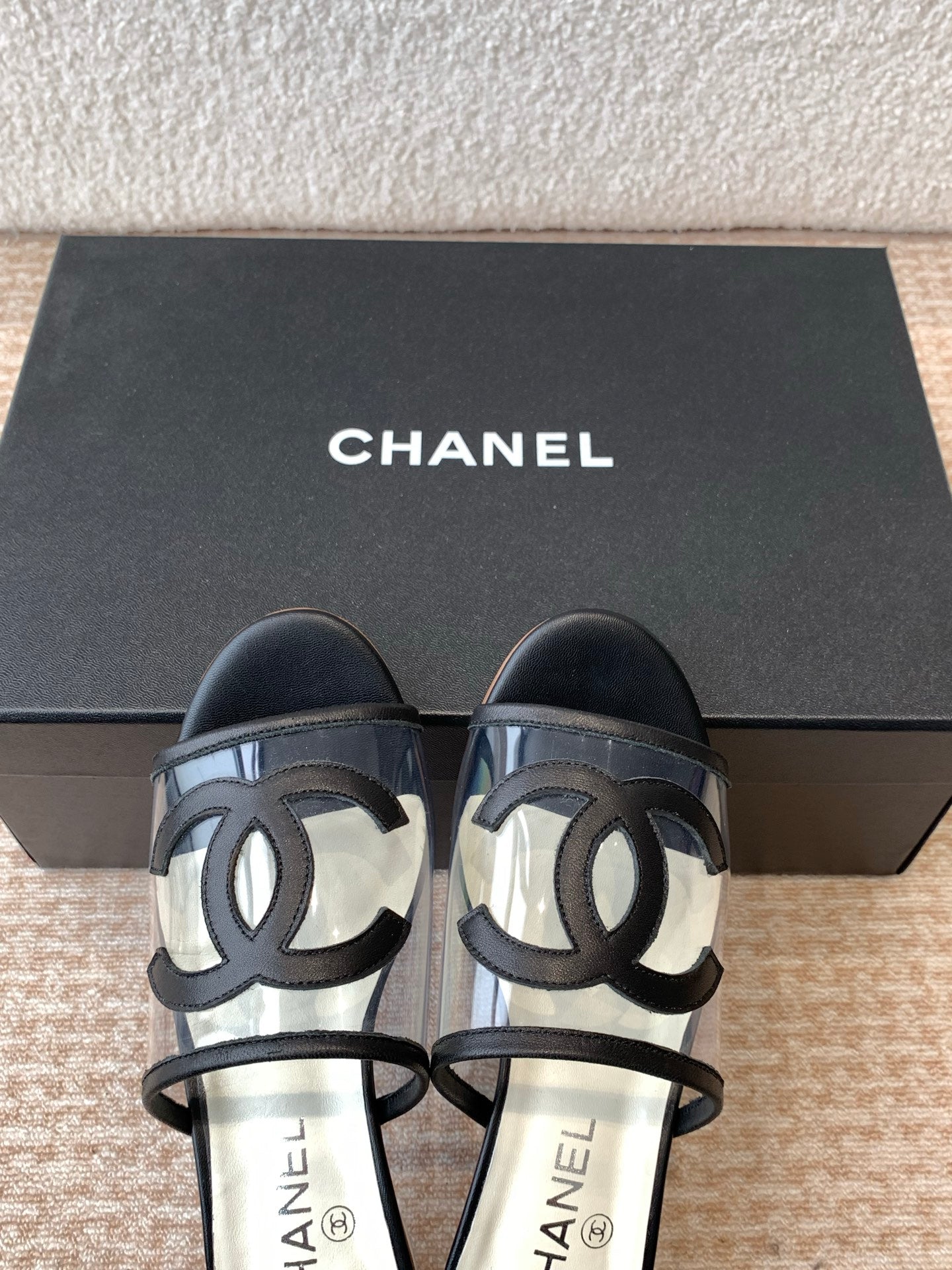 SLIDE SANDALS IN BLACK LAMBSKIN WITH TRANSPARENT PVC - 35