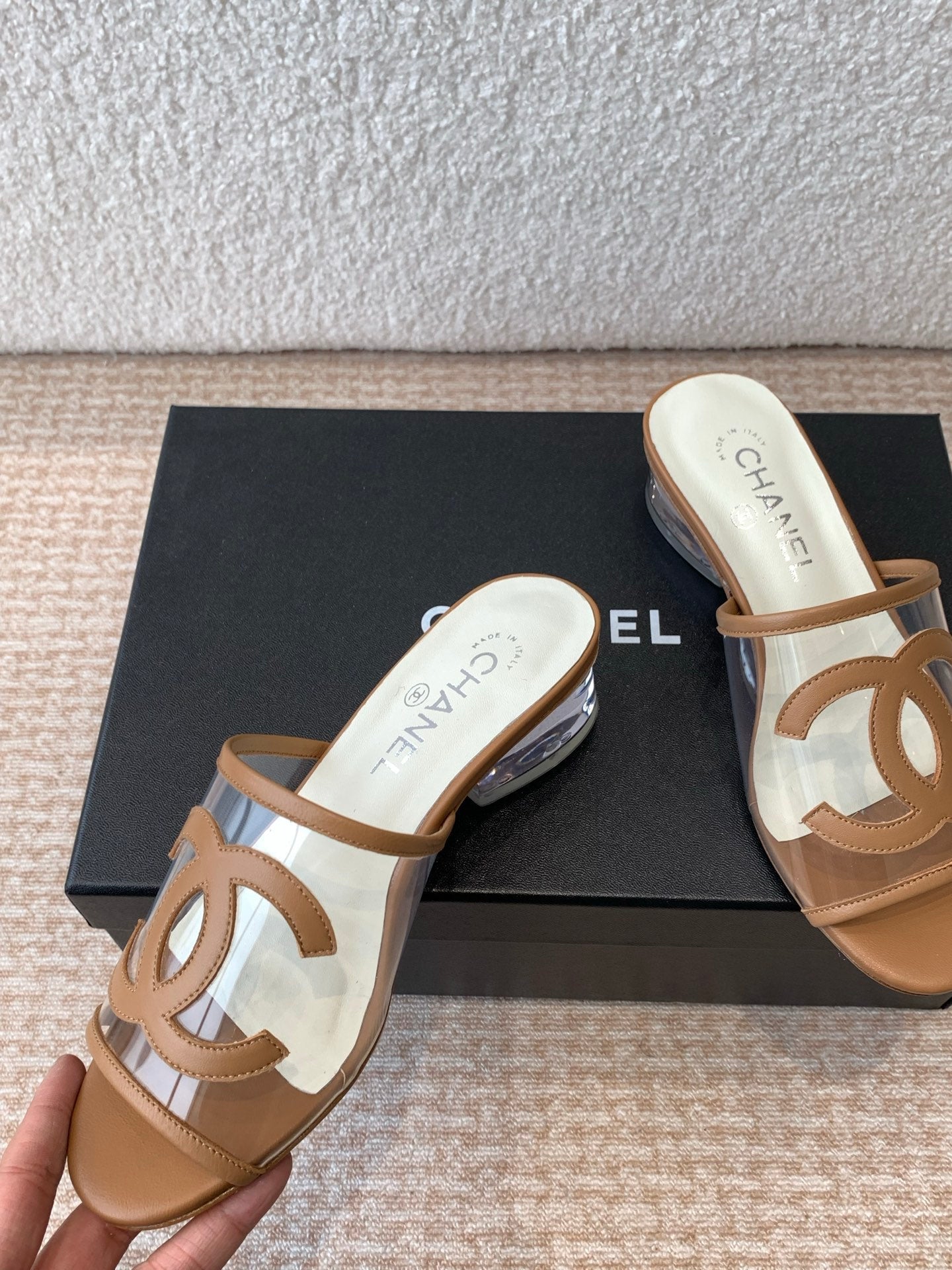 SLIDE SANDALS IN CINNAMON BROWN LAMBSKIN WITH TRANSPARENT PVC - 35