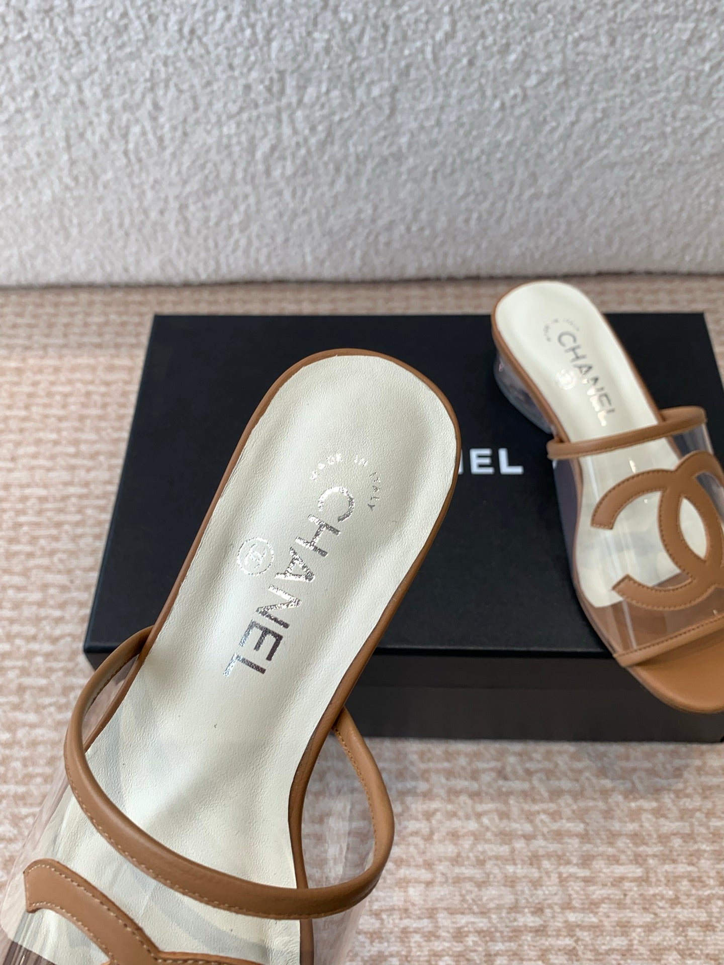 SLIDE SANDALS IN CINNAMON BROWN LAMBSKIN WITH TRANSPARENT PVC - 35