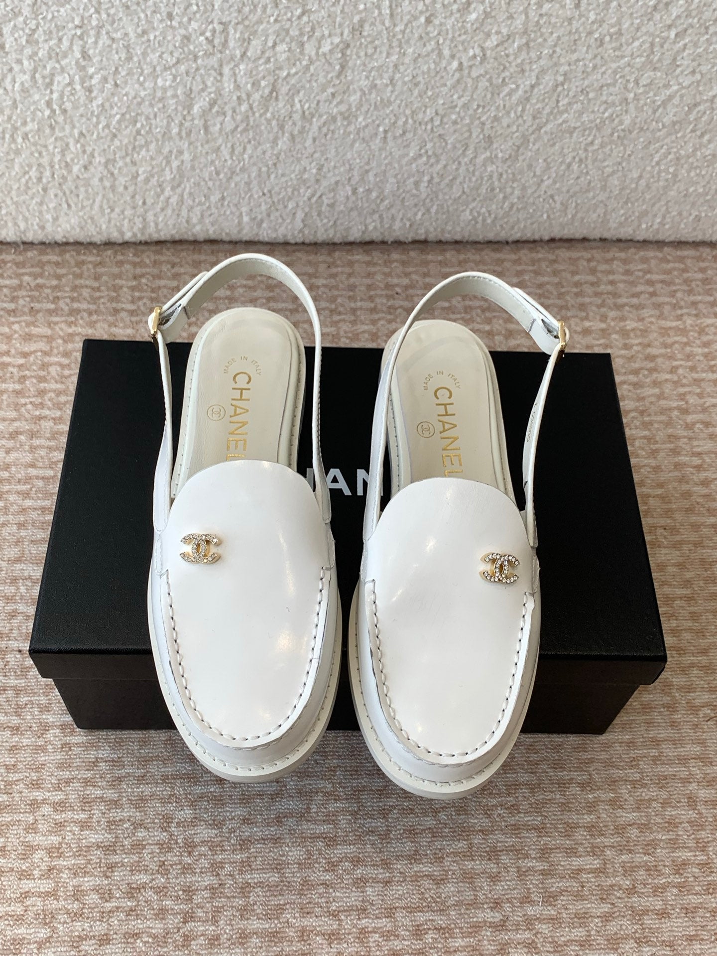 CC MOCCASIN SLINGBACK IN WHITE PATENT CALFSKIN - 35