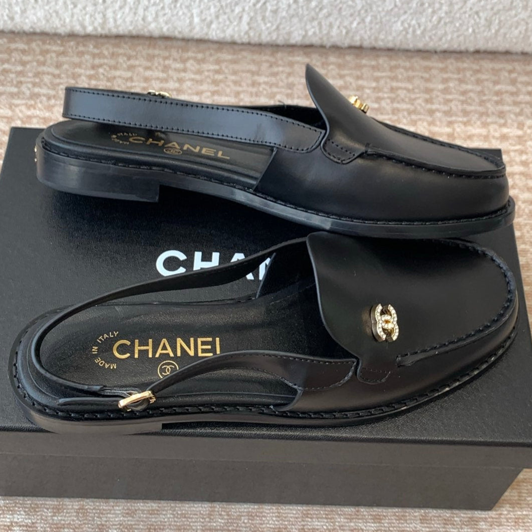 CC MOCCASIN SLINGBACK IN BLACK CALFSKIN - 35