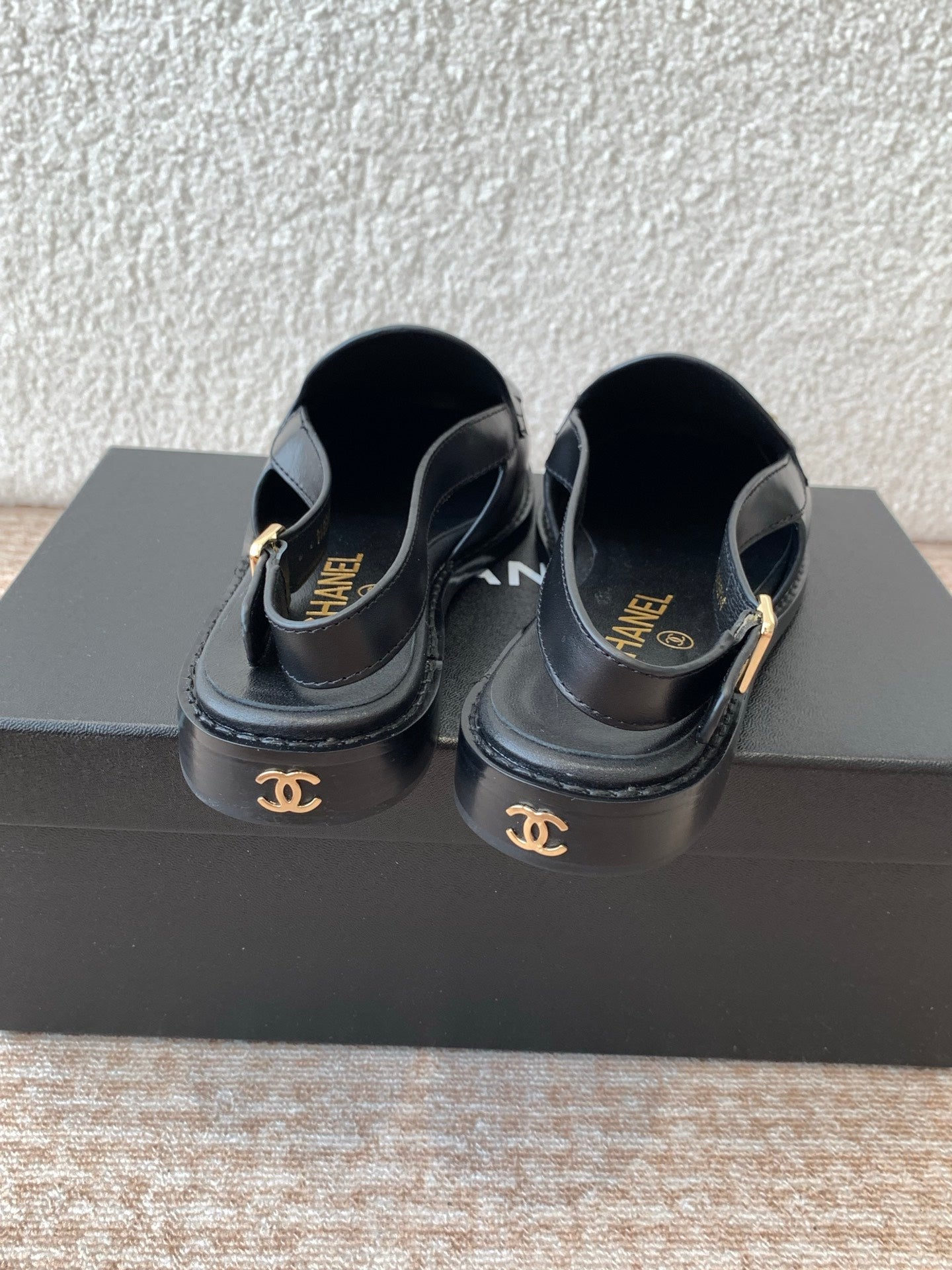 CC MOCCASIN SLINGBACK IN BLACK CALFSKIN - 35