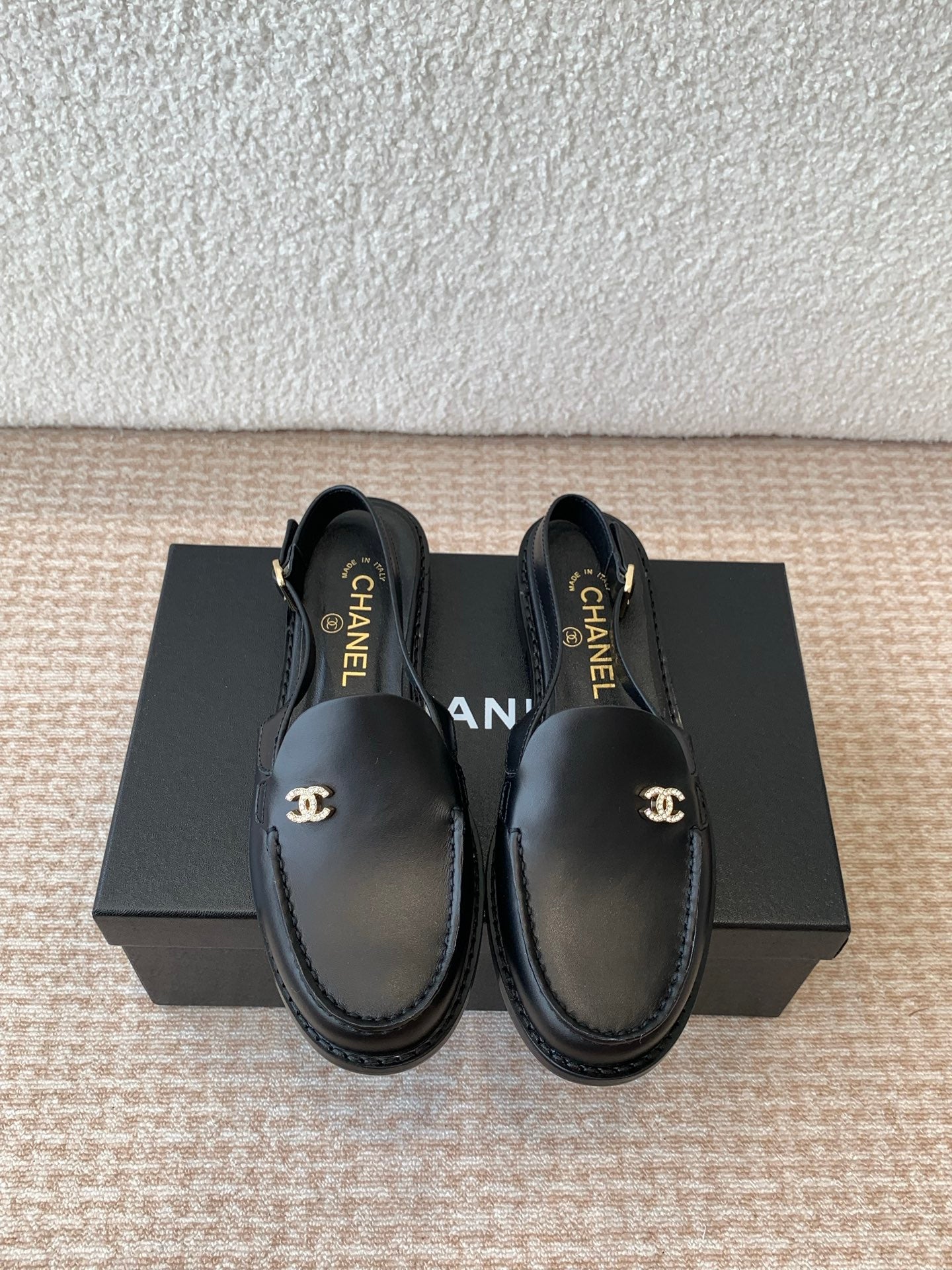 CC MOCCASIN SLINGBACK IN BLACK CALFSKIN - 35