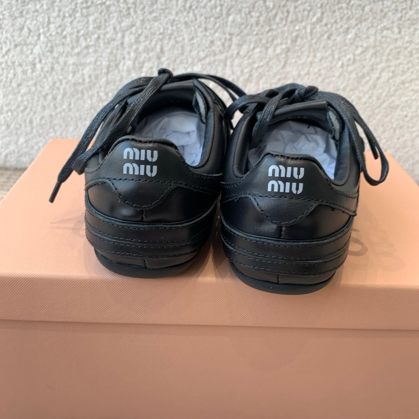 GYMNASIUM SNEAKER IN BLACK CALFSKIN WITH GOLD BUCKLED STRAP - 35