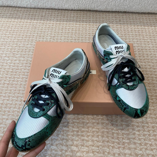 GYMNASIUM SNEAKER IN SILVER FABRIC AND DARK GREEN SNAKE EFFECT CALFSKIN - 35