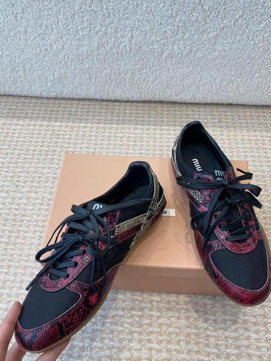 GYMNASIUM SNEAKER IN BLACK FABRIC AND BLACK RED SNAKE EFFECT CALFSKIN - 35