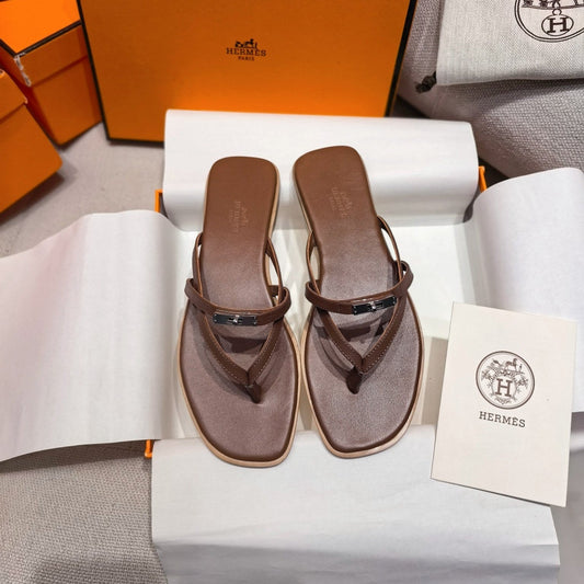 HM 26S БОСОНІЖКИ-СЛІНГИ KELLY BUCKLE З КОРИЧНЕВОЇ ТЕЛЯЧОЇ ШКІРИ, ФУРНІТУРА СРІБНОГО КОЛЬОРУ