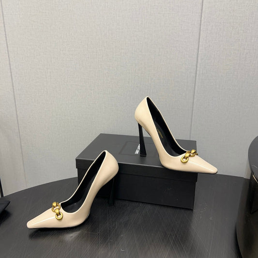 HIGH PUMPS IN CREAM GLOSSY CALFSKIN ATTACHED GOLD CHAIN - 34