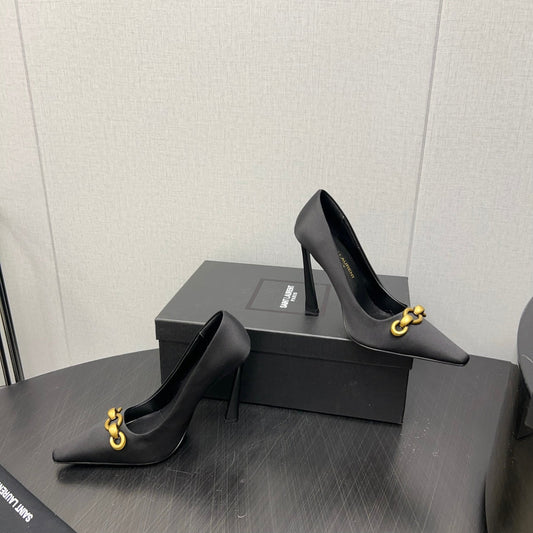 HIGH PUMPS IN BLACK SILK ATTACHED GOLD CHAIN - 34