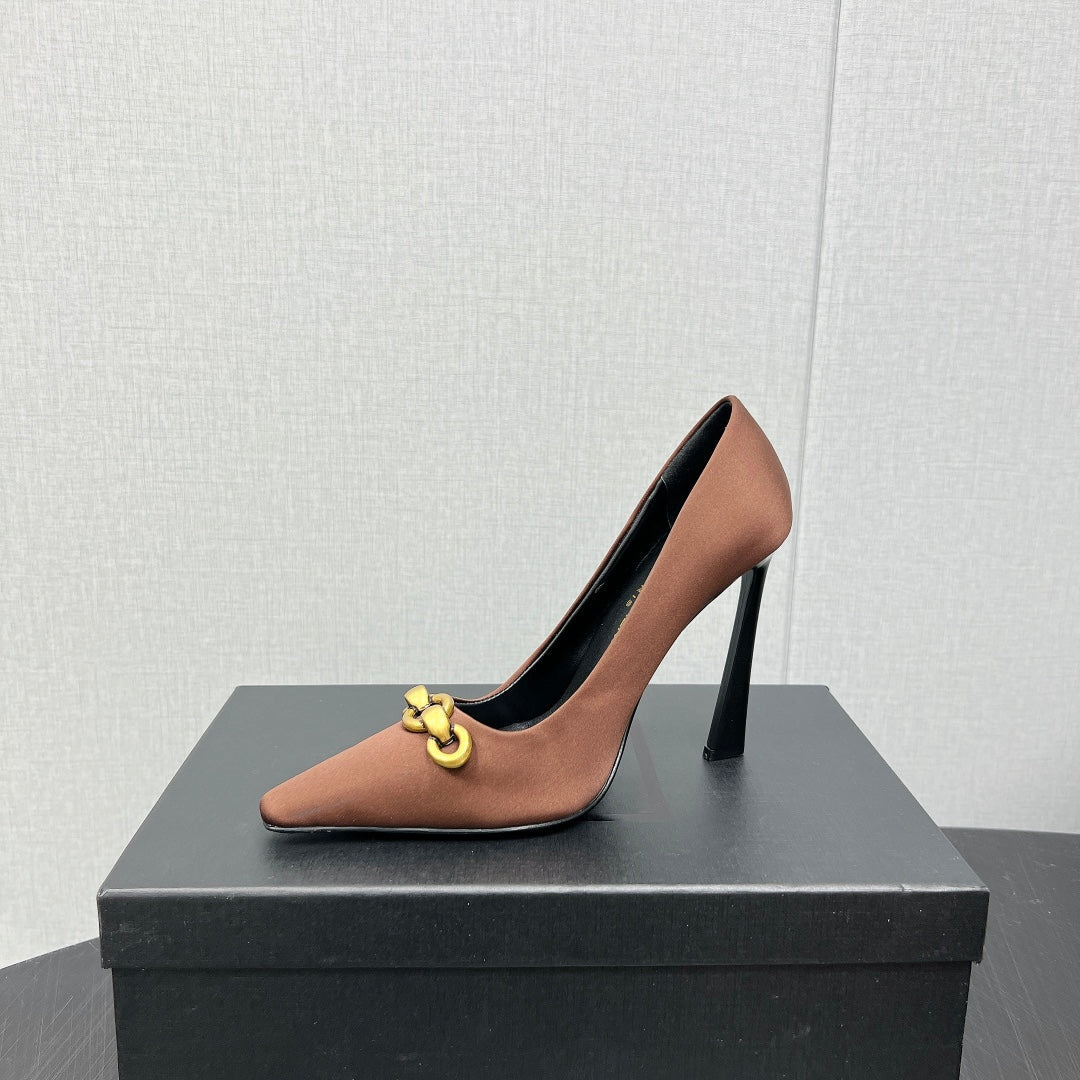 HIGH PUMPS IN TOFFEE BROWN SILK ATTACHED GOLD CHAIN - 34