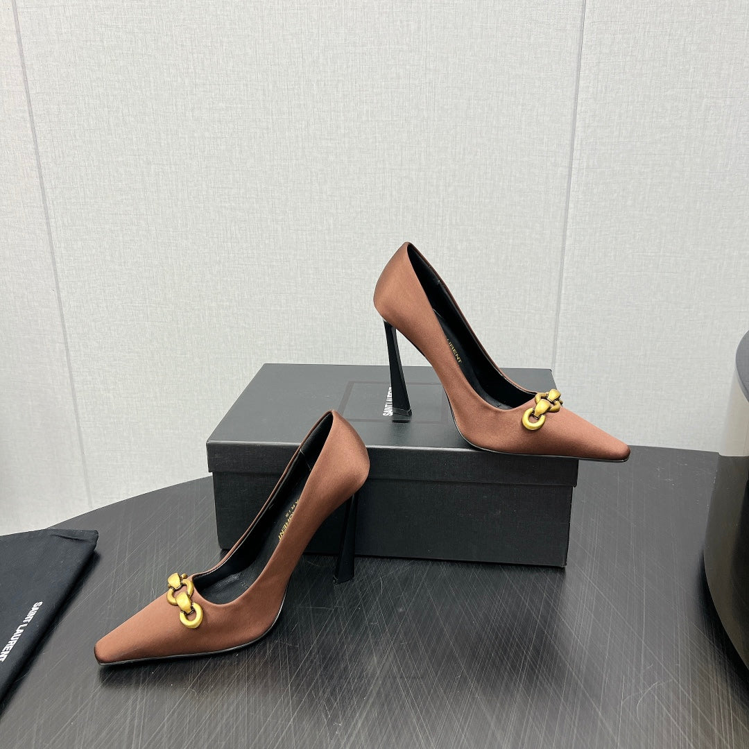 HIGH PUMPS IN TOFFEE BROWN SILK ATTACHED GOLD CHAIN - 34