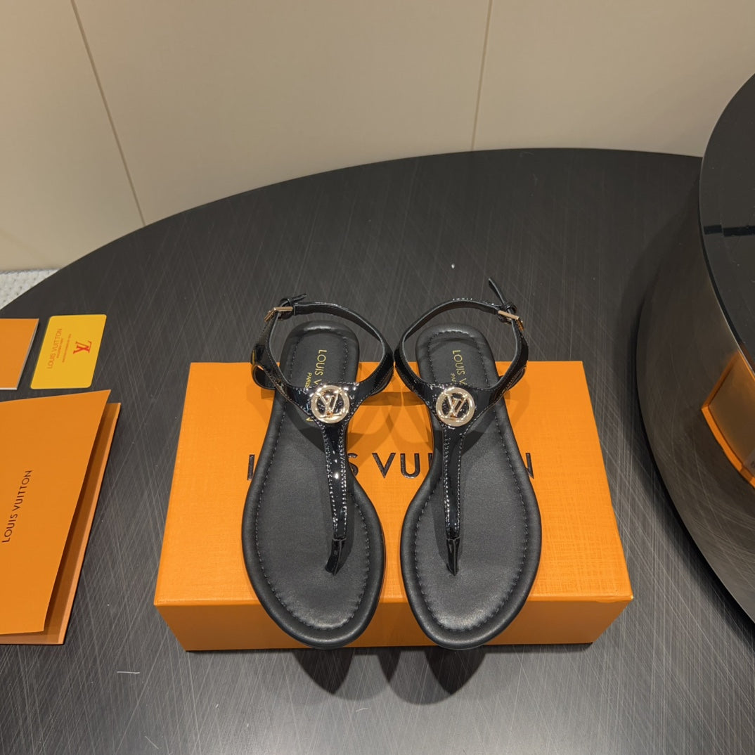 LV THONG SANDALS 25S IN BLACK CALFSKIN WITH GOLD HARDWARE - 35