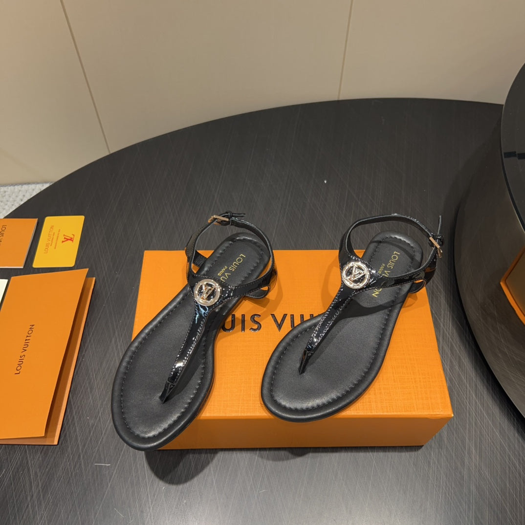 LV THONG SANDALS 25S IN BLACK CALFSKIN WITH GOLD HARDWARE - 35