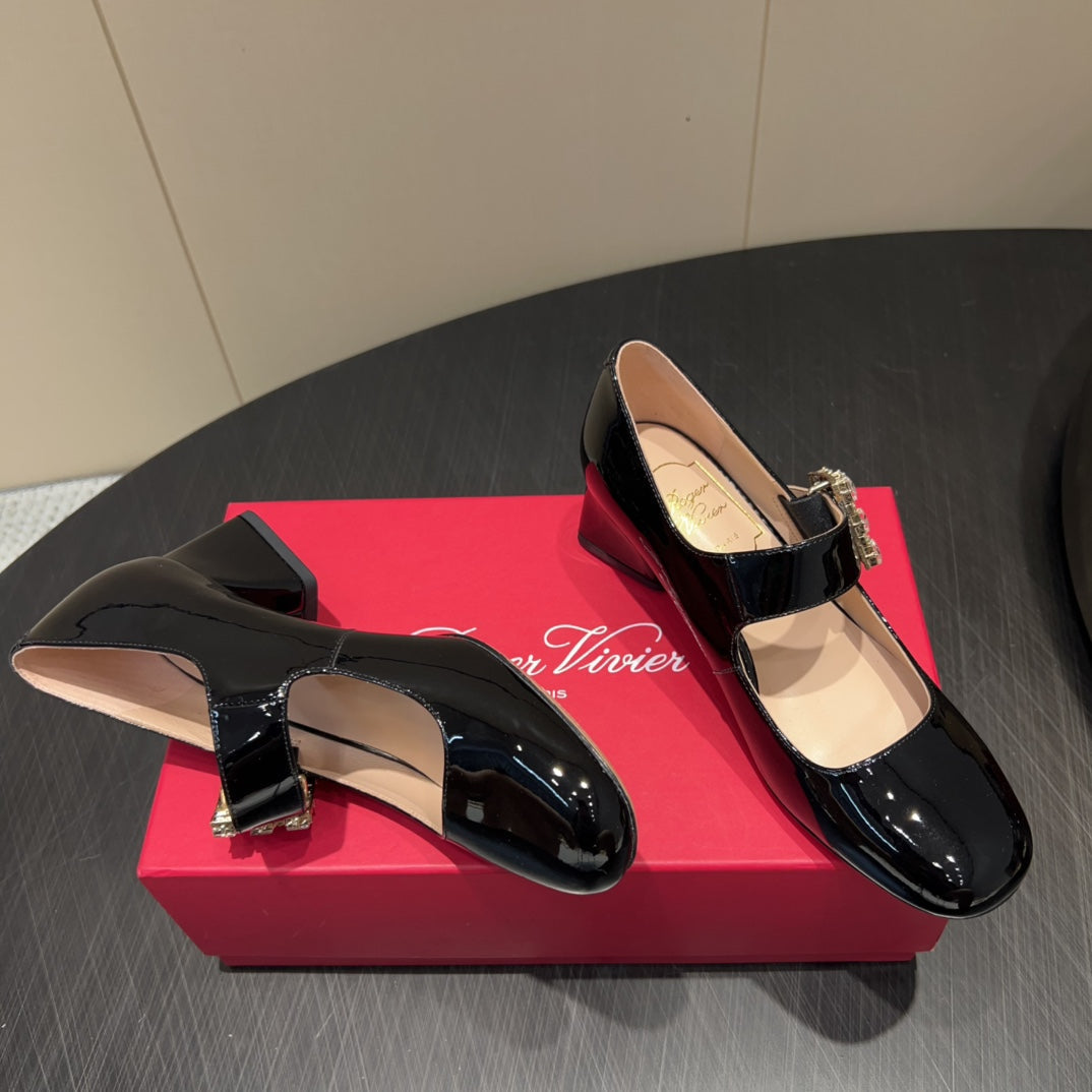 ROGER VIVIER 25S TRÈS VIVIER 50MM IN BLACK CALFSKIN WITH RHINESTONE BUCKLE - 34
