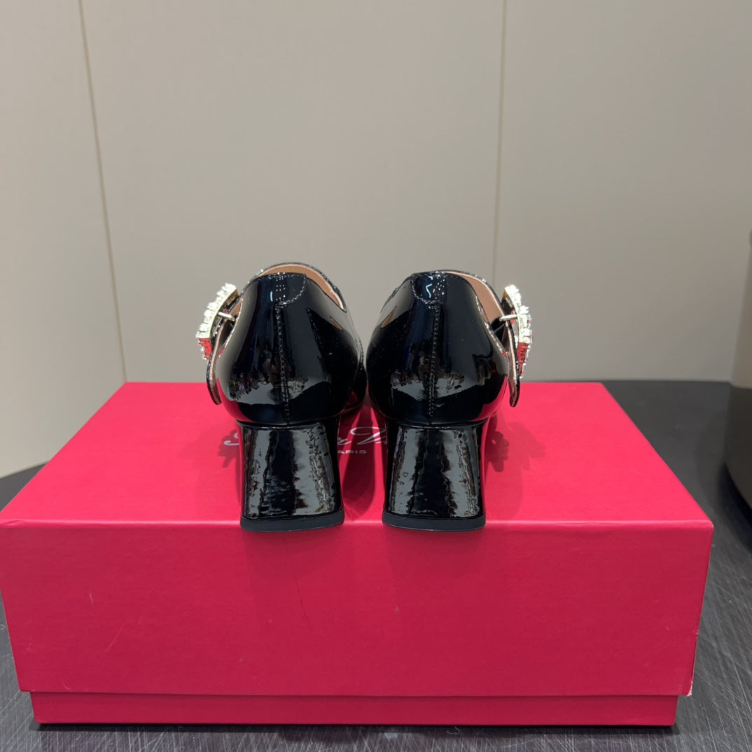 ROGER VIVIER 25S TRÈS VIVIER 50MM IN BLACK CALFSKIN WITH RHINESTONE BUCKLE - 34
