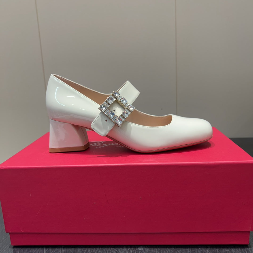 ROGER VIVIER 25S TRÈS VIVIER 50MM IN IVORY CALFSKIN WITH RHINESTONE BUCKLE - 34
