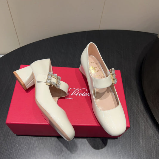 ROGER VIVIER 25S TRÈS VIVIER 50MM IN IVORY CALFSKIN WITH RHINESTONE BUCKLE - 34