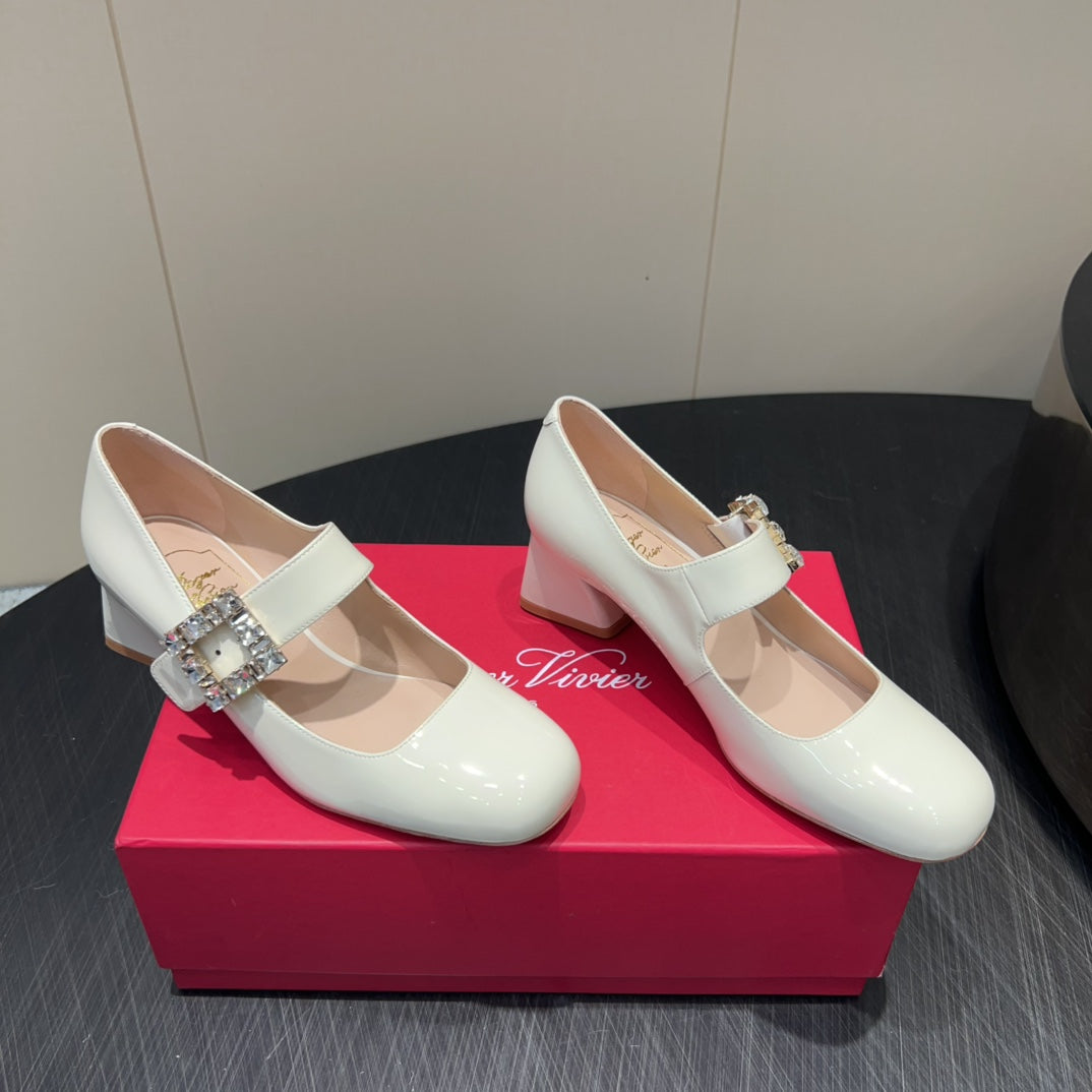 ROGER VIVIER 25S TRÈS VIVIER 50MM IN IVORY CALFSKIN WITH RHINESTONE BUCKLE - 34