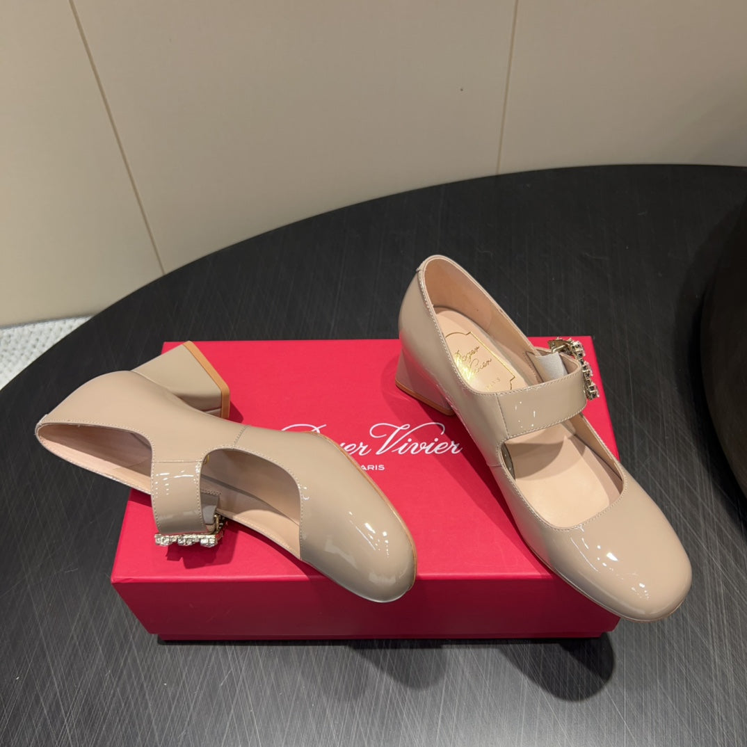ROGER VIVIER 25S TRÈS VIVIER 50MM IN NUDE CALFSKIN WITH RHINESTONE BUCKLE - 34