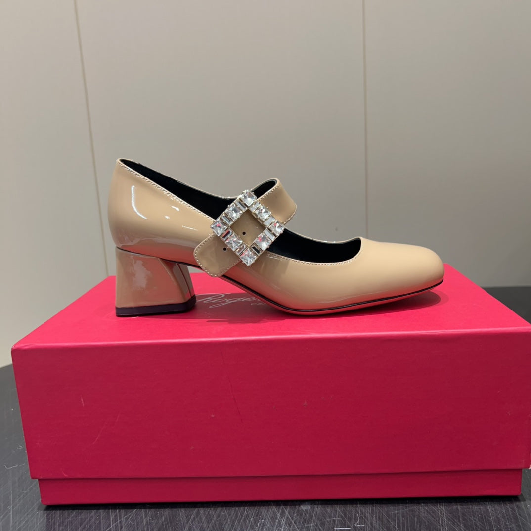 ROGER VIVIER 25S TRÈS VIVIER 50MM IN BEIGE CALFSKIN WITH RHINESTONE BUCKLE - 34