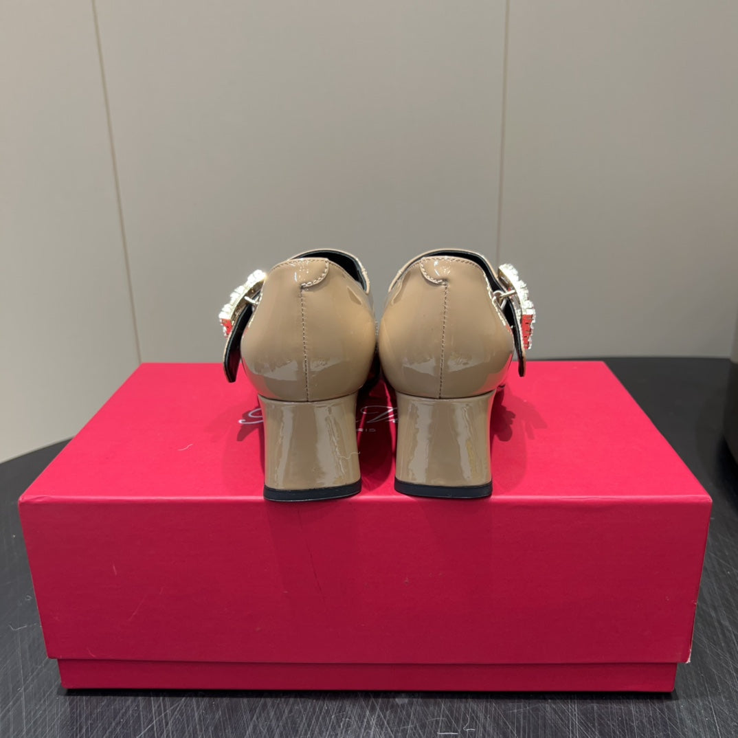 ROGER VIVIER 25S TRÈS VIVIER 50MM IN BEIGE CALFSKIN WITH RHINESTONE BUCKLE - 34