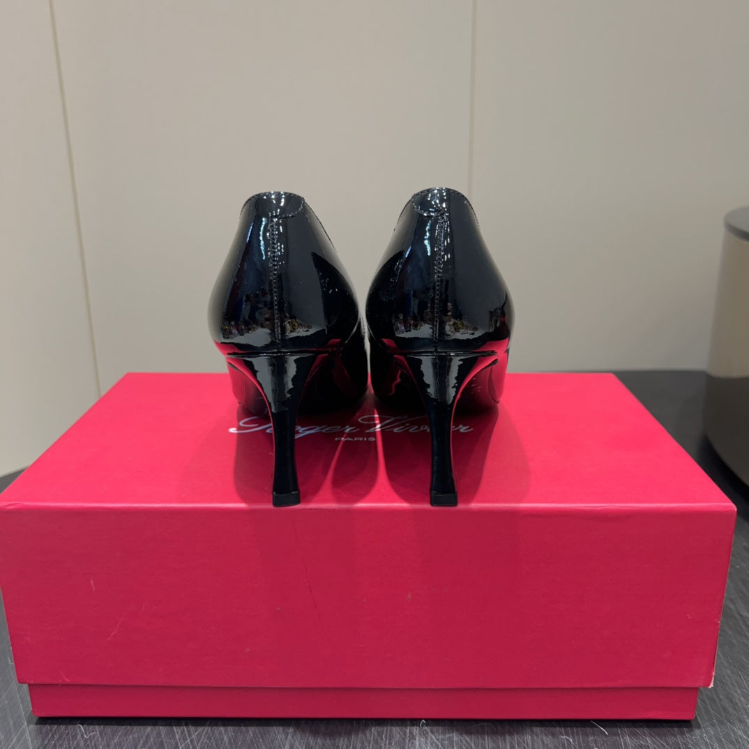 ROGER VIVIER 25S BELLE VIVIER PUMPS 70MM IN BLACK CALFSKIN GOLD BUCKLE - 34