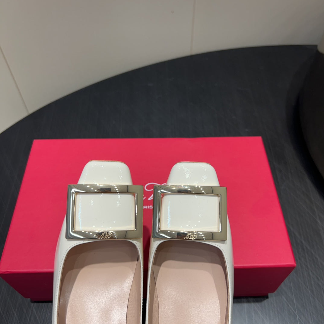 ROGER VIVIER 25S BELLE VIVIER PUMPS 70MM IN WHITE CALFSKIN GOLD BUCKLE - 34