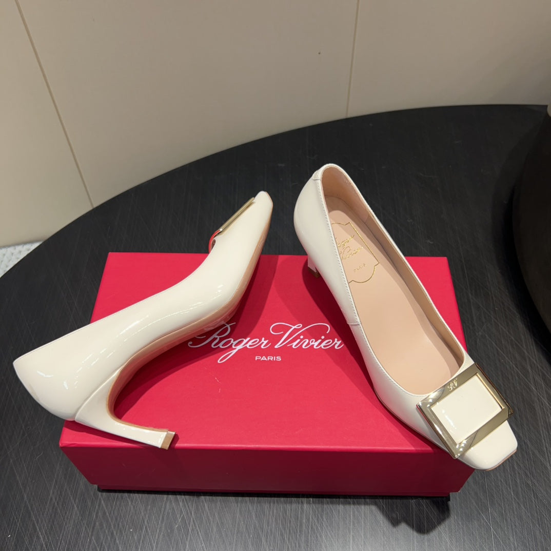 ROGER VIVIER 25S BELLE VIVIER PUMPS 70MM IN WHITE CALFSKIN GOLD BUCKLE - 34
