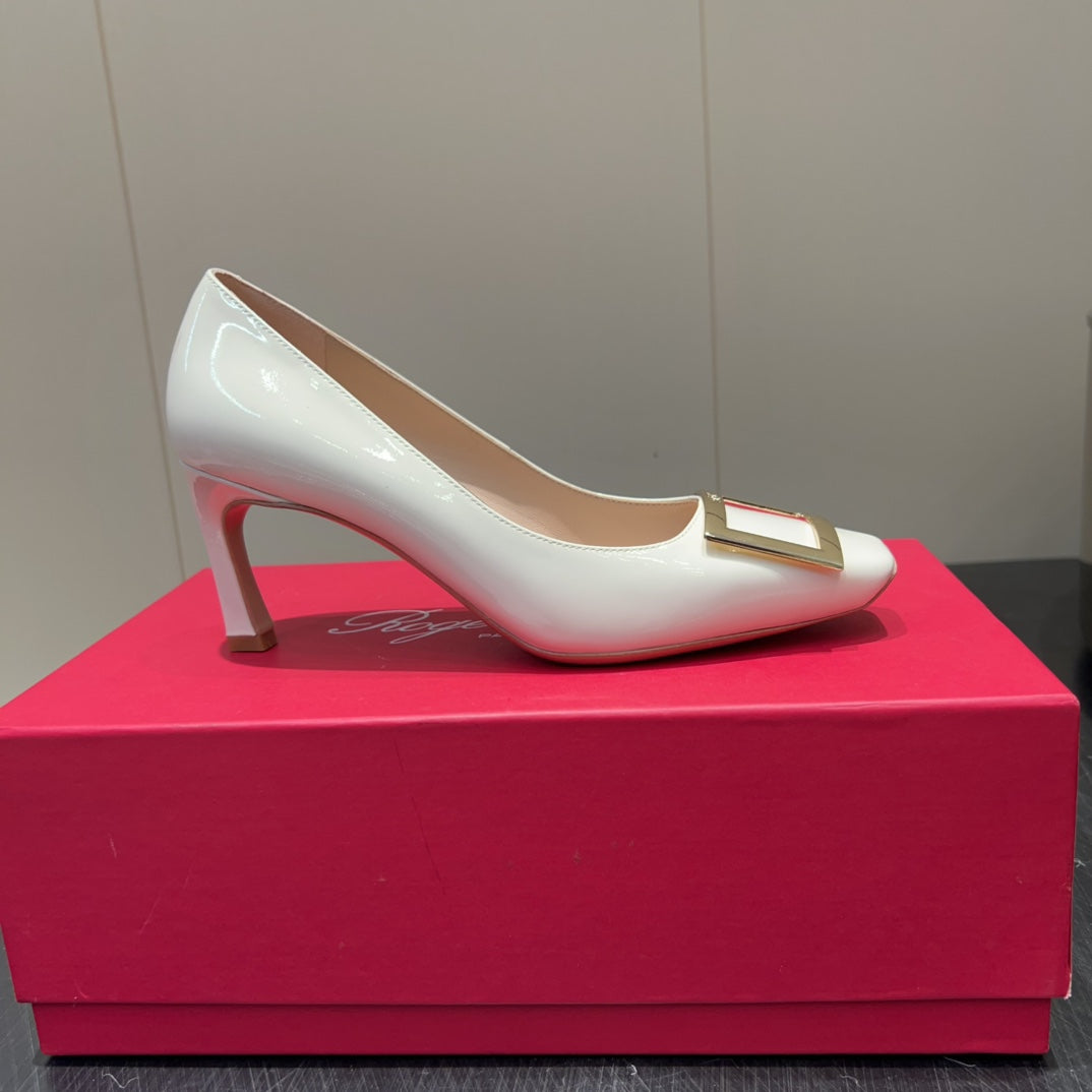 ROGER VIVIER 25S BELLE VIVIER PUMPS 70MM IN WHITE CALFSKIN GOLD BUCKLE - 34