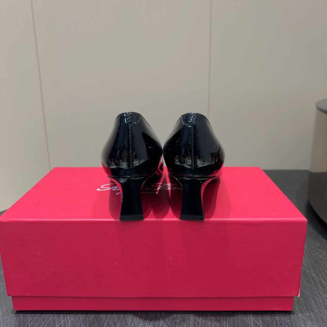 ROGER VIVIER 25S BELLE VIVIER PUMPS 45MM IN BLACK CALFSKIN GOLD BUCKLE - 34